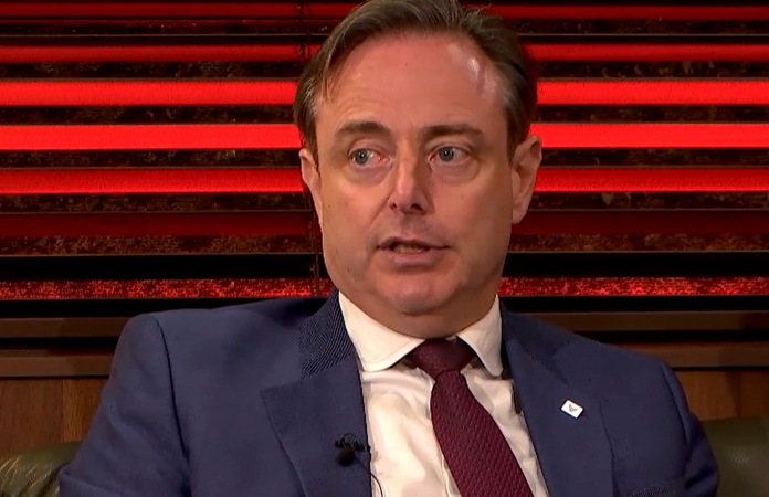 Vrouw van Bart De Wever moest naar het ziekenhuis: “Ik dacht dat ze dood was”