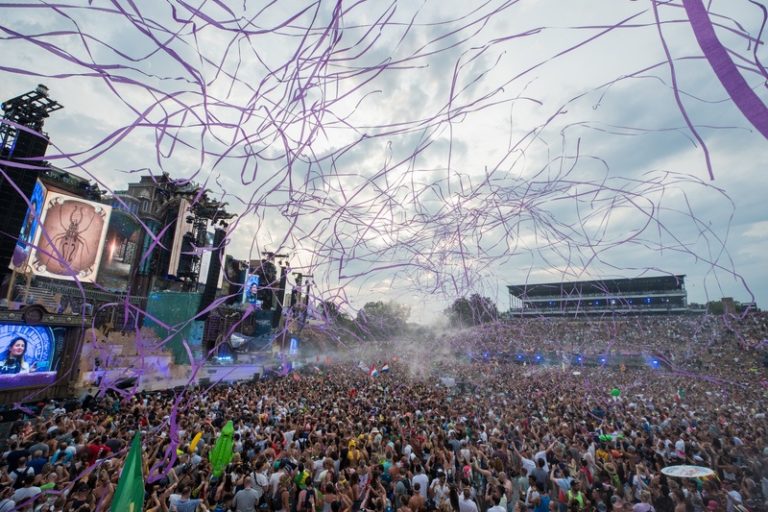 Minister De Crem heeft slecht nieuws voor Tomorrowland en Rock Werchter
