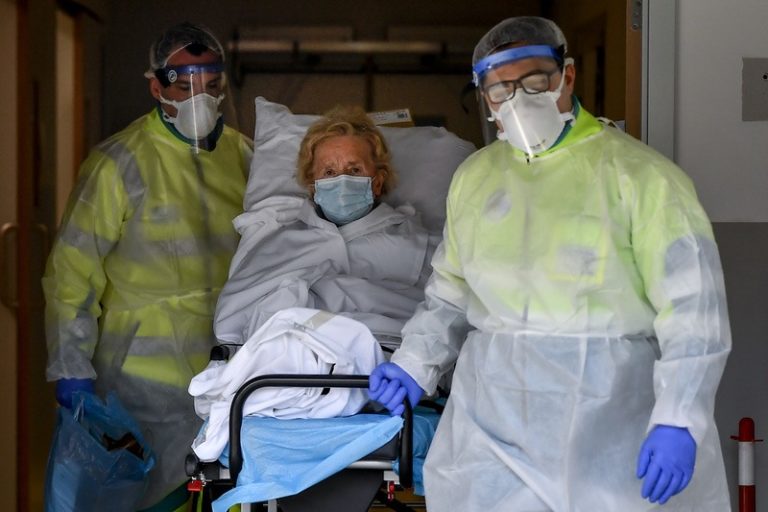 “Pleeg zelfmoord”: coronapatiënte ontvangt bedreigingen van buren
