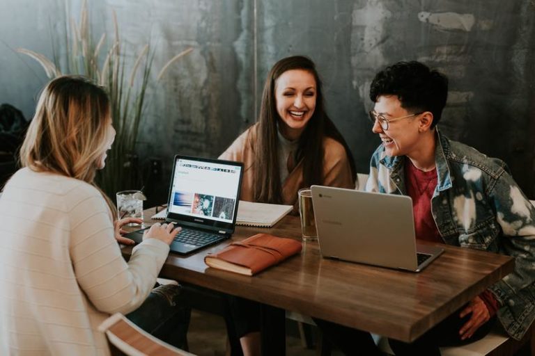 Heimwee naar je collega’s? Deze website biedt troost