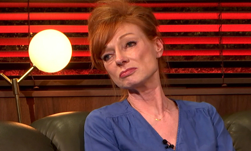 ‘Thuis’-actrice Marleen Merckx openhartig over broer die overleed aan coronavirus: “Het is heel snel gegaan” (video)