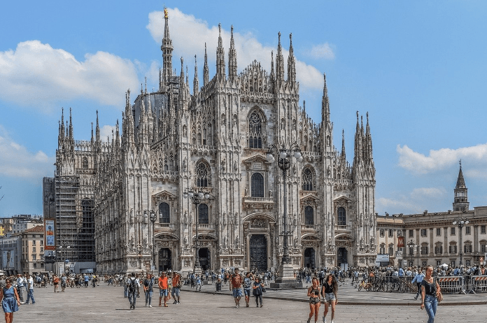 IN BEELD. Zo maakt Milaan openbaar vervoer veilig tegen corona