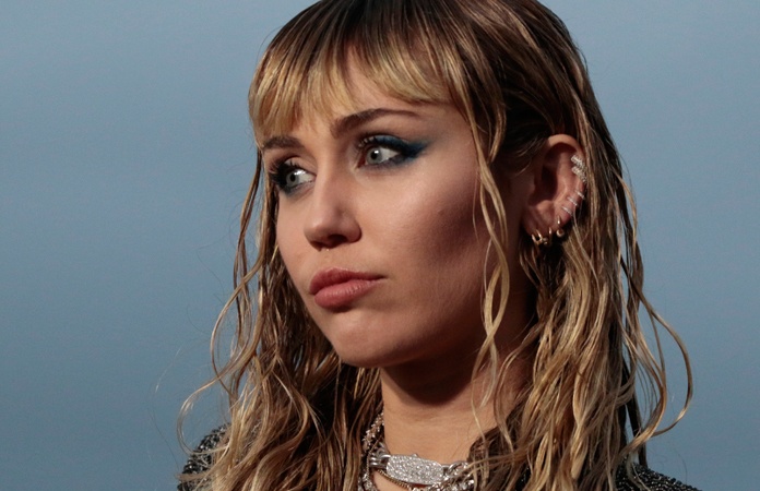 Miley Cyrus: “Godsdiensten zijn veel dodelijker dan het coronavirus”