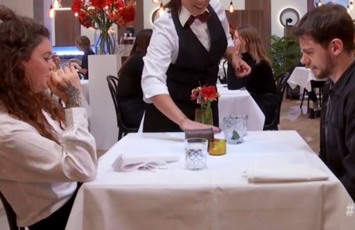 VIDEO. Gênant momentje tijdens ‘First Dates’: “Ik vind het splitten van de rekening walgelijk”