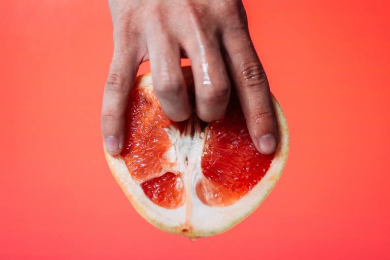 Vier tips om toch seksueel te experimenteren in tijden van corona