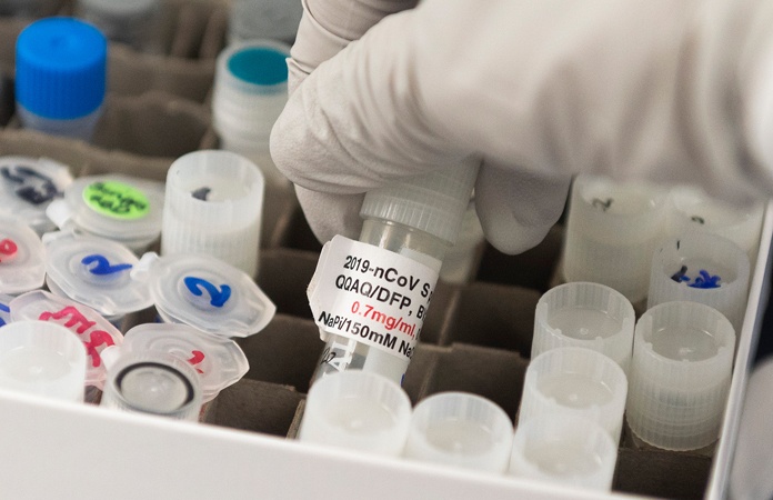 Vaccin tegen coronavirus wordt op mensen getest: “Kan sneller dan verwacht klaar zijn”