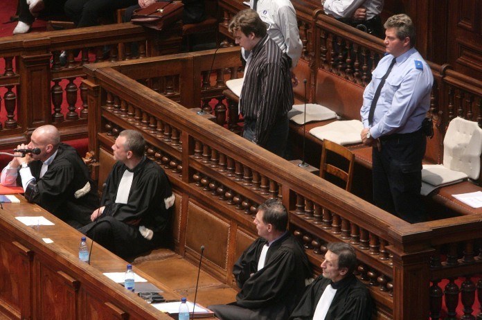 Hans Van Temsche wil enkelband, maar zitting gaat niet door: “Slachtoffers te laat op de hoogte gesteld”