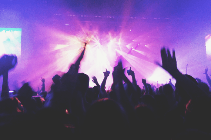 MUZIEK: Vijf tips voor internationale thuisconcerten om uit je dak te gaan