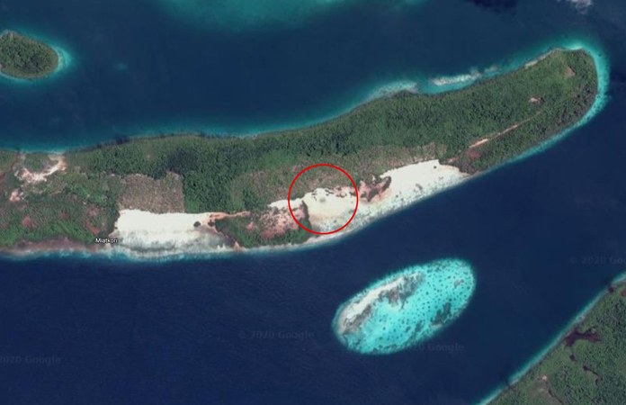 Man ontdekt mysterieuze vlek op Google Earth en is overtuigd: “Het is een geheime basis van aliens”