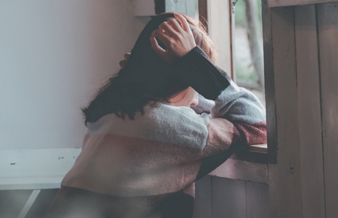 Ontroostbare vrouw stuurt overspelige ex een souvenirtje om van te huilen