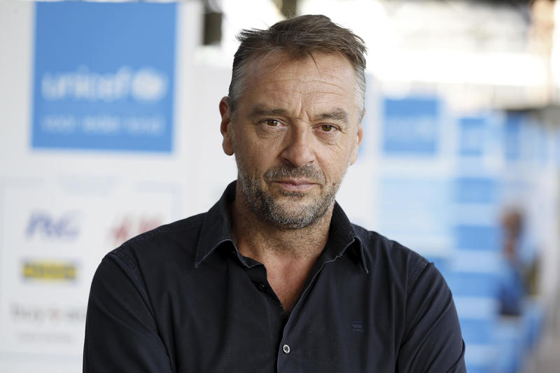 Tom Waes bindt in voor Anuna De Wever: “Ze heeft me verkeerd begrepen”