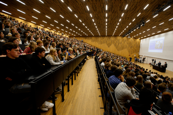 Al bijna 20.000 studenten trekken aan de alarmbel met online petitie