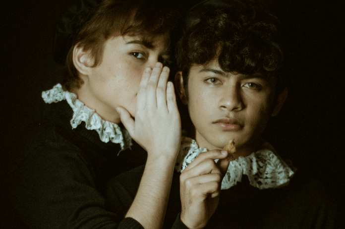 Waarom geloven mensen in complottheorieën?