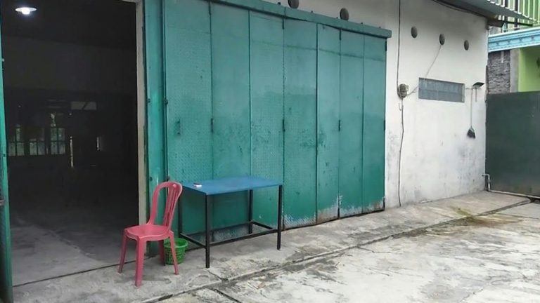 Wie zich in Indonesië niet aan de coronamaatregelen houdt, moet als straf naar een spookhuis