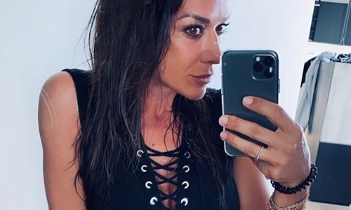 Valerie De Booser poseert op zwoele wijze. En haar nieuwe liefde? Die reageert ZO! (foto)