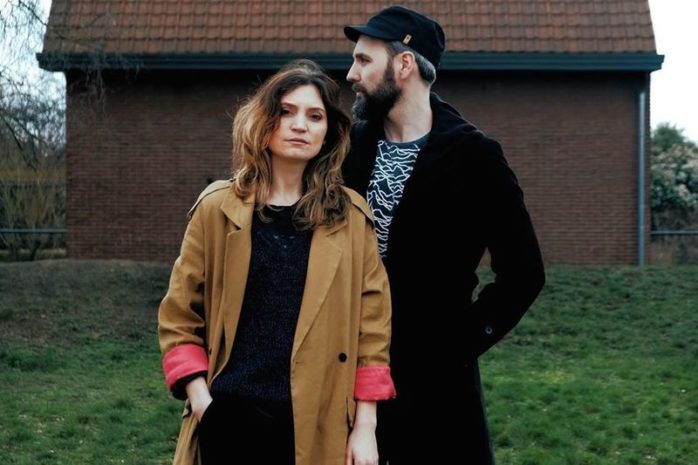 Muzikanten Ciska Vanhoyland en Koen Brouwers onderhouden een gezin in coronacrisis: “We plunderen momenteel onze spaarrekening”