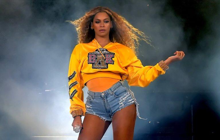 Beyoncé schrijft open brief over vermoorde zwarte vrouw: “Veroordeel de agenten”