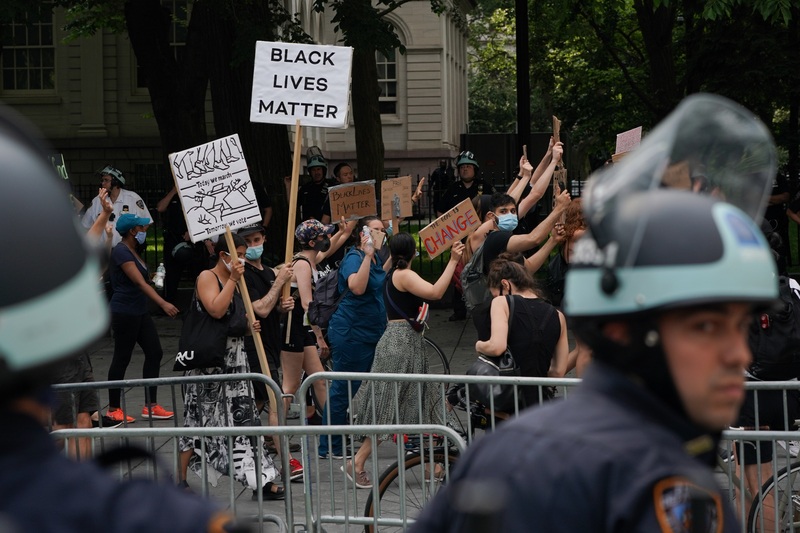 Open brief van Amerikaanse zorgsector steunt massabetogingen ondanks coronavirus: “Racisme is óók een gezondheidscrisis”