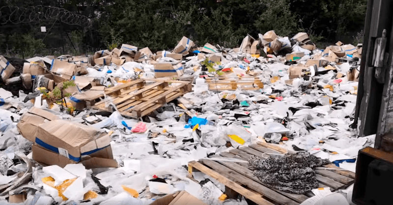 BIZAR. Man ontdekt duizenden gestolen pakketjes op parkeerterrein in Luik