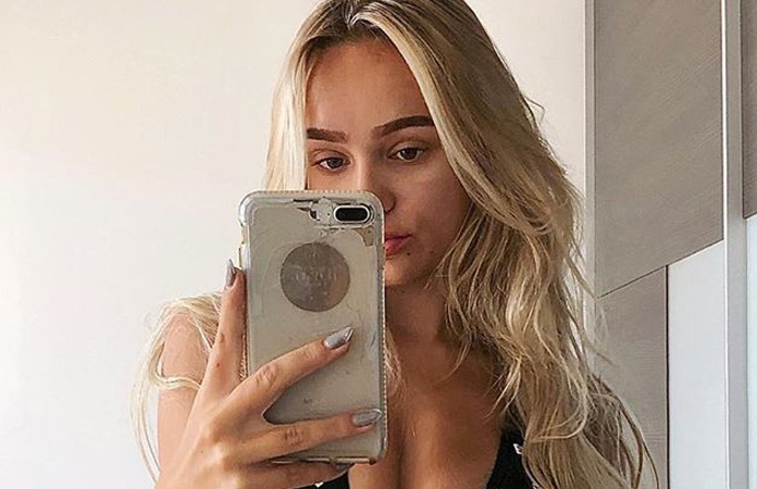 Dochter van Wesley Sonck verrast volgers, zonder make-up maar mét bikini: “Ik ben verliefd” (foto)