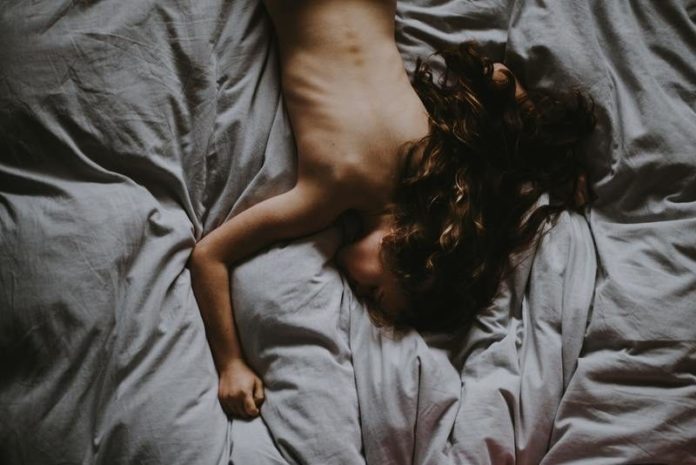 Daarom faken vrouwen het vaakst een orgasme