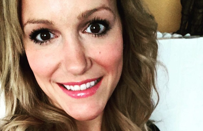 Elisabet Haesevoets uit ‘De Mol’ verbluft met eerste single: “Wat een stem!” (video)