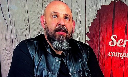 OPHEF: ‘First Dates’-kijkers gechoqueerd door deze tatoeages van deelnemer (foto’s)