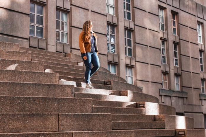 BIZAR. Je skinny jeans zouden je weleens rugpijn kunnen bezorgen
