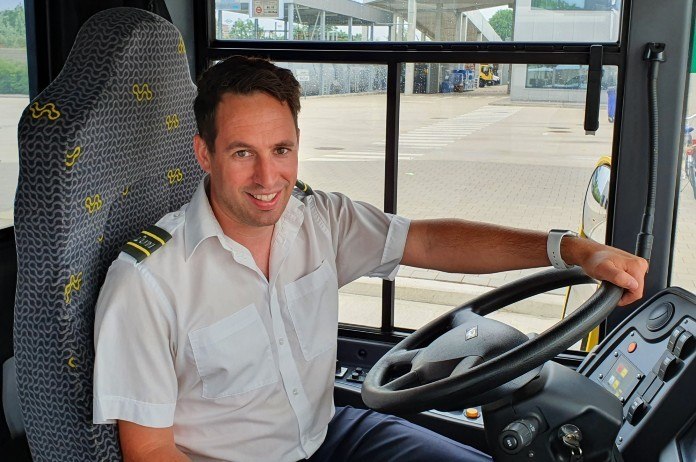 PORTRET. Buschauffeur Jim Vaes: “Mensen vinden dat we echte helden zijn”