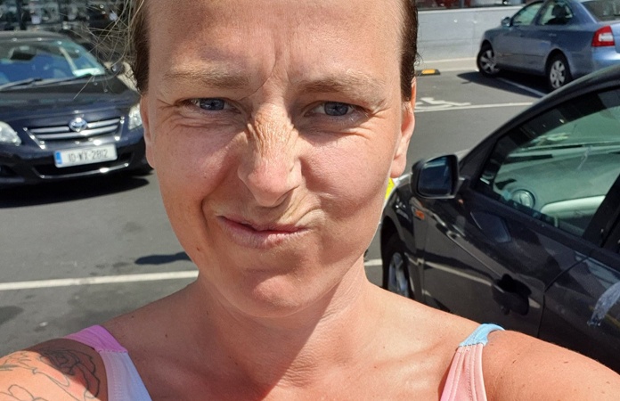 Politica tegengehouden in Lidl omwille van “ongepaste” outfit (foto)