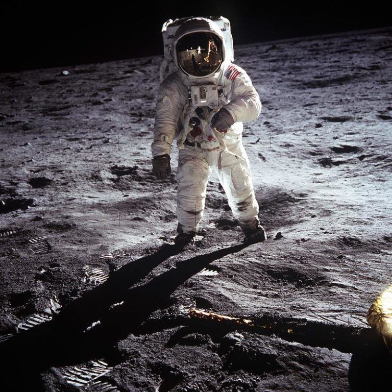 NASA is op zoek naar een ‘maan-wc’ en geeft een prijs van 35.000 dollar aan de beste ontwerpen