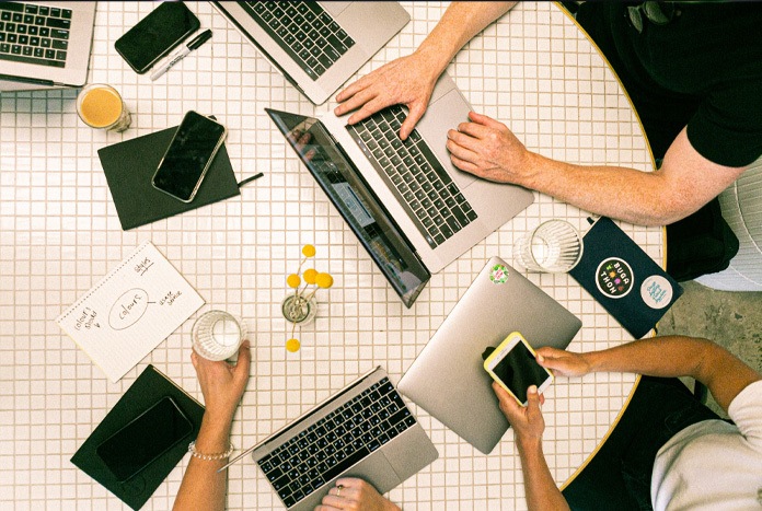 Twee sales medewerkers nodig voor 1 miljoen