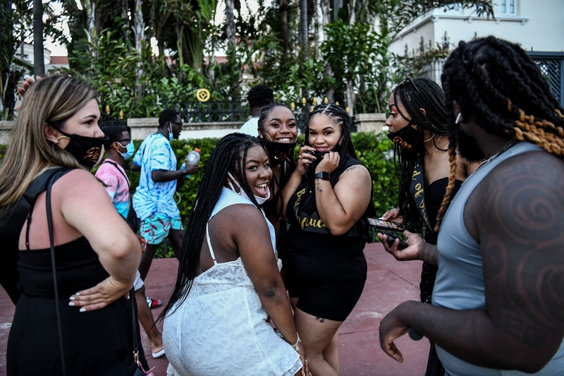 Man sterft aan coronavirus na bezoek aan ‘COVID party’: “Dacht dat het een mop was”