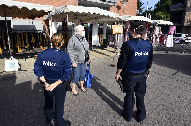 Van avondklok tot volledige lockdown met behulp van leger: dit kunnen burgemeesters doen om lokale coronahaarden te blussen