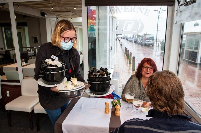 Blankenberge verplicht mondmaskers op markten