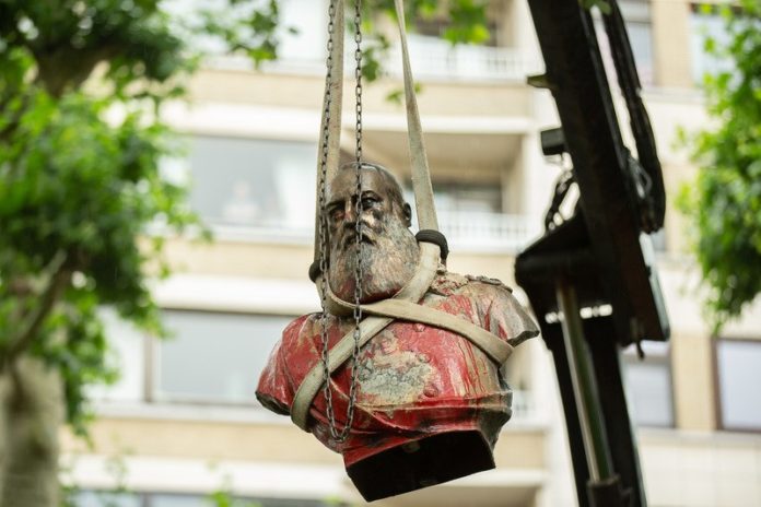 Leopold II valt ook in Australië van zijn sokkel