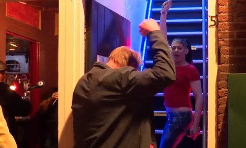 Heropening van Nederlandse bordelen wordt feestelijk ingezet: “Er mag weer geneukt worden!” (video)