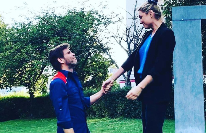 Evi Hanssen ten huwelijk gevraagd door haar vriend: “Enorm verrast!” (foto’s)