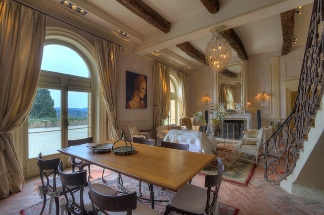 De dromerige villa van Brigitte Bardot staat te koop (foto's)