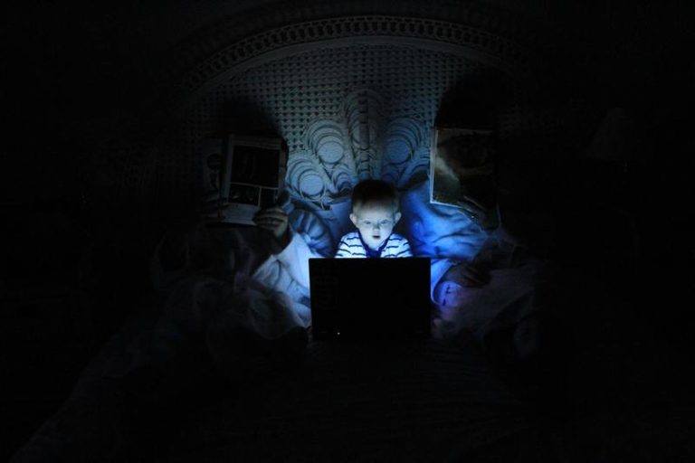 Kinderen tot 10 dagen lang eenzaam opgesloten in Chinees kamp tegen internetverslaving