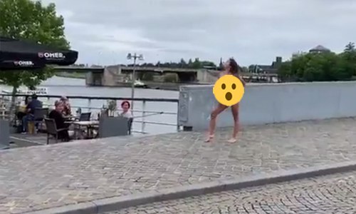 Naaktloopster in Maastricht zorgt voor ophef én krijgt boete (NSFW-video)