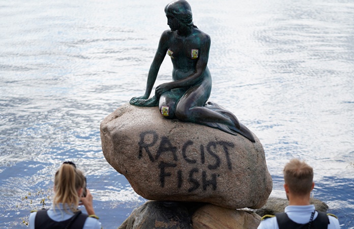 Standbeeld van de Kleine Zeemeermin gevandaliseerd: “Racistische vis”