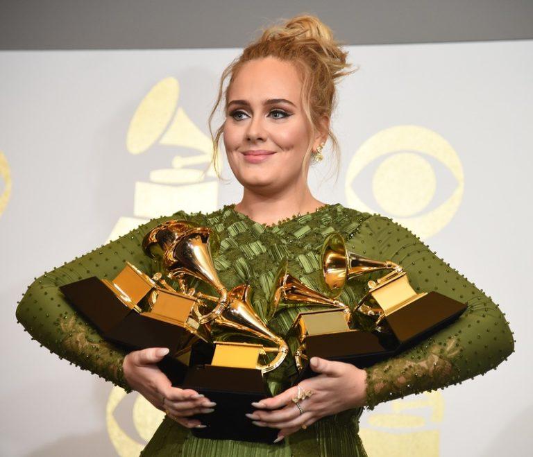 Adele ondergaat nieuwe transformatie: “Ik vond je leuker toen je zwaarder was”