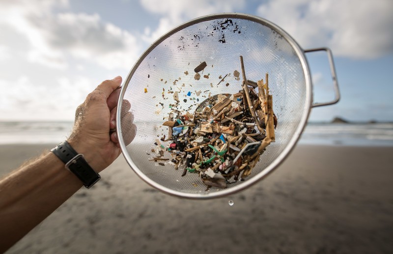 Nu ook microplastics gevonden in menselijke organen: “willen nooit paniek zaaien, maar dit is verontrustend”