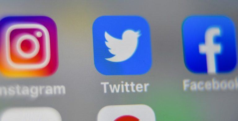 Twitteraars kunnen nu zelf kiezen wie op hun berichten kan reageren