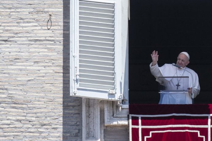Paus Franciscus benoemt zes vrouwen voor topfunctie in het Vaticaan