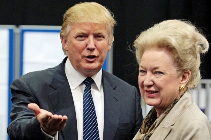 Zus van Trump snoeihard voor haar broer: “Geen principes en onbetrouwbaar”