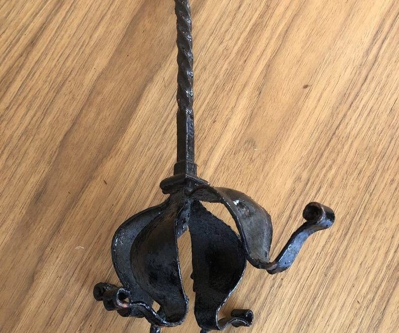 Oud-student krijgt na 20 jaar spijt van dronken diefstal en stuurt dit voorwerp terug