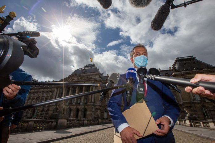 Koning verlengt opdracht Egbert Lachaert: verslag wijst op “constructieve gesprekken”