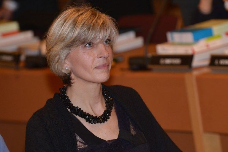 Pastoor niet te spreken over speech op begrafenis Ilse Uyttersprot: “Ongepaste boodschap”